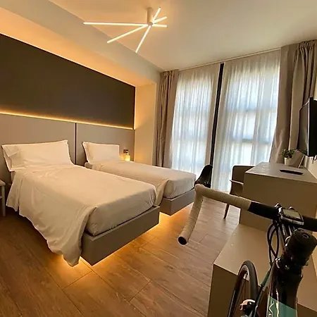 Hotel Fly Bike