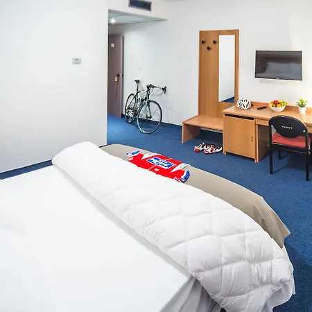 Hotel Fly Bike