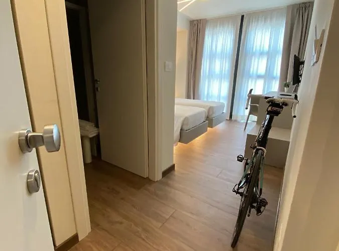 Fly Bike Hotel